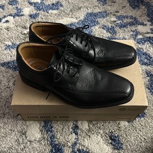 Collections by Clark Men’s Oxford Size 7